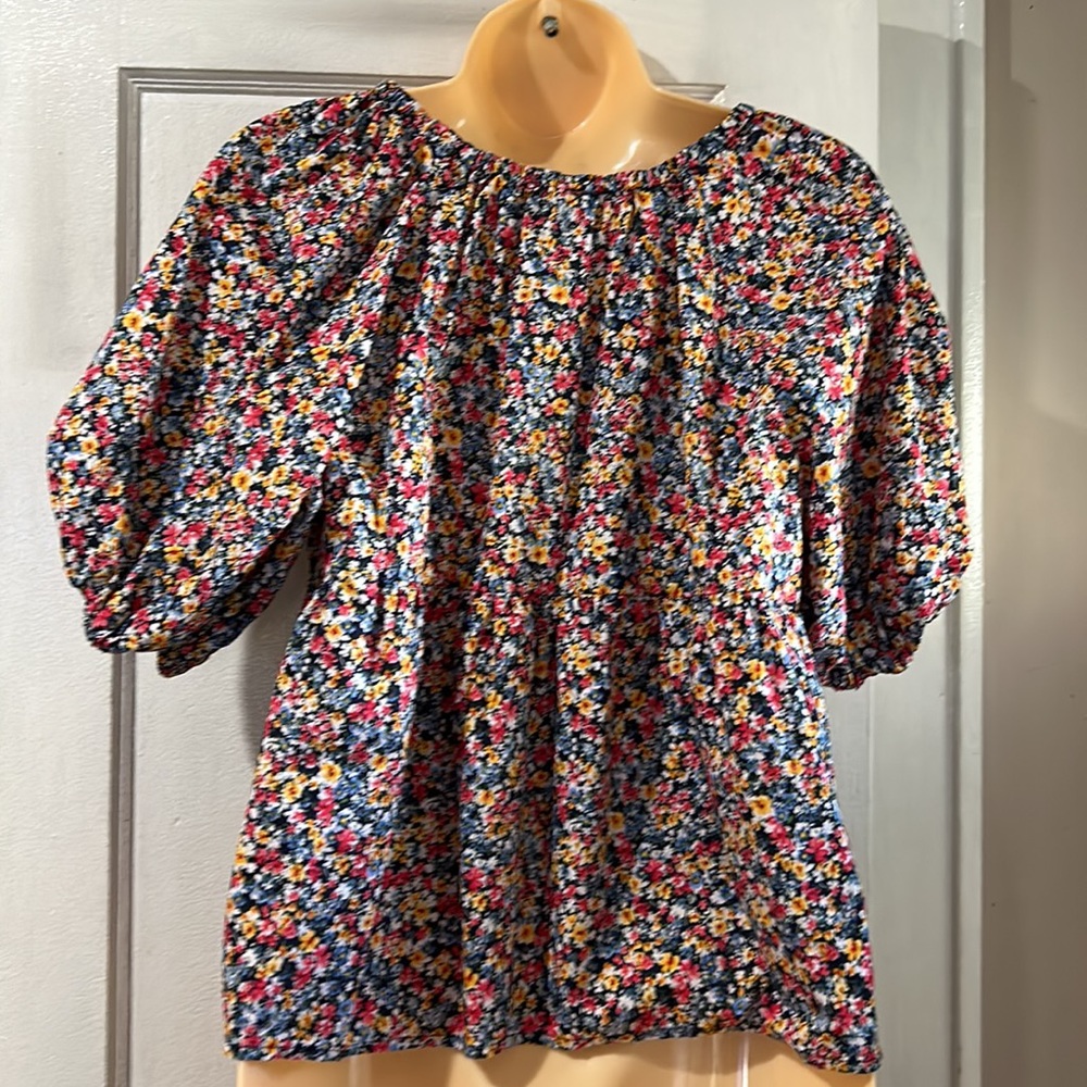 Old Navy Puff Sleeve Babydoll Blouse - Picture 5 of 10